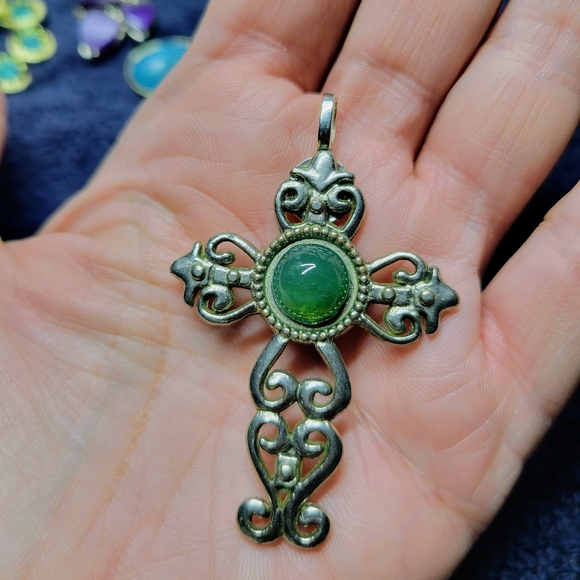 Vintage Green Silver Cross Necklace - Picture 1 of 1